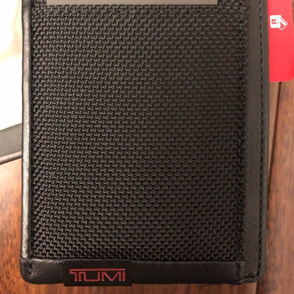 Tumi  ID Lock Money Clip Card Case